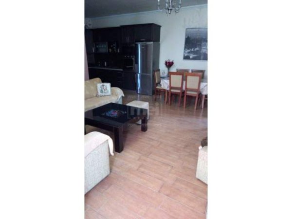 Tirane, jepet me qera Vile 2+1+BLK 95 m² 250 Euro (Laprake)