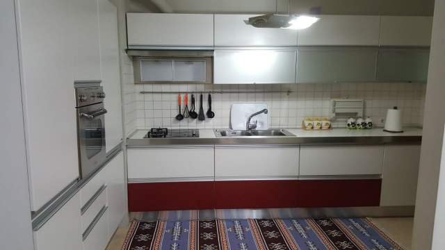 Tirane, jap me qera apartament 1+1+BLK Kati 2, 84 m² 400 Euro (Sheshi Avni rustemi)