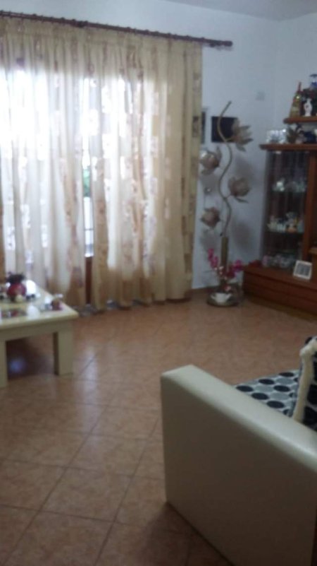 Durres, shes shtepi 150 m² 80.000 Euro (Vila e Zogut)