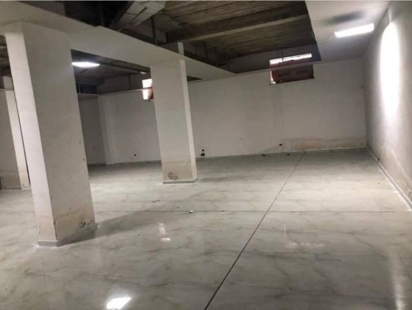 Tirane, jap me qera ambjent biznesi Kati 0, 1.330 m² 2.660 Euro (Muhamet Deliu)