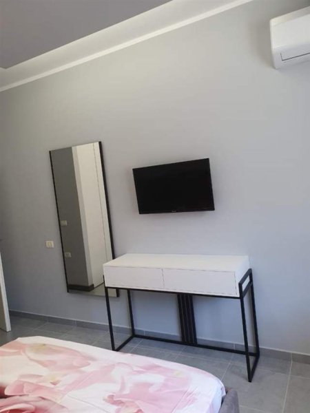 Vlore, jap me qera apartament 1+1+BLK Kati 6, 68 m² 60 Euro (Rruga Pavlo Flloko Prane hotel Regina)