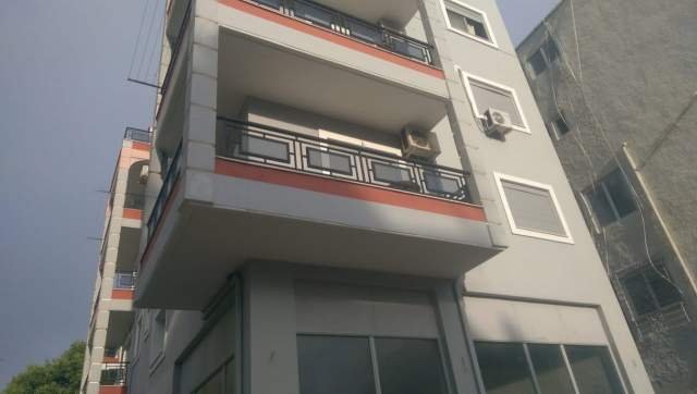 Himare, jap me qera apartament 1+1+BLK Kati 1, 60 m² 35 Euro (Pallati afer Qendres Shendetsore)