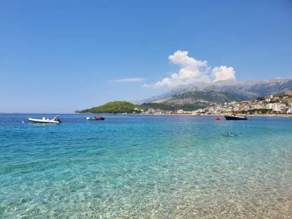 PLAZH NË HIMARË (POTAM)...DHOMA BUZË DETIT ME ÇMIME FANTASTIKE!