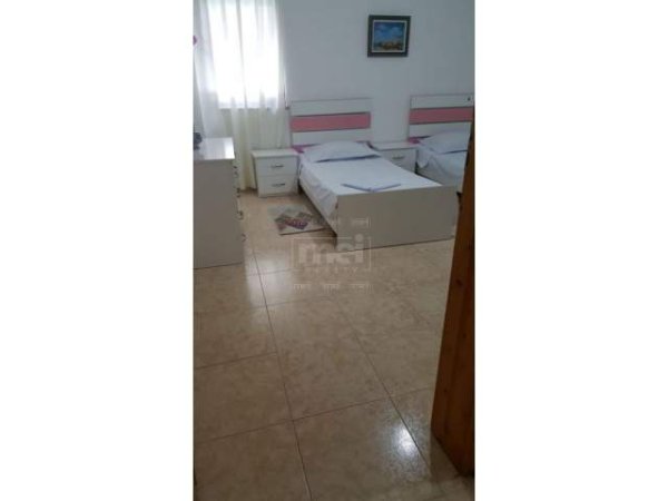 Tirane, jepet me qera apartament 2+1+BLK 100 m² 400 Euro (Rruga e Durresit)