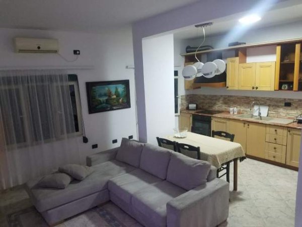 Tirane, jap me qera apartament duplex Kati 4, 149 m² 4.000 Leke (emin duraku perball stadiumit dinamo)