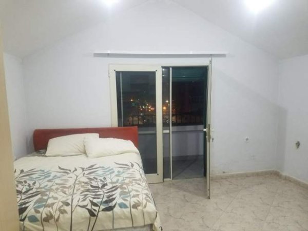 Tirane, jap me qera apartament duplex Kati 4, 149 m² 4.000 Leke (emin duraku perball stadiumit dinamo)