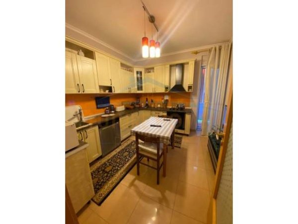 Tirane, shes apartament 3+1+BLK Kati 2, 122 m² 220.320 Euro (Rruga e Barrikadave)