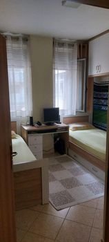 Tirane, jap me qera apartament 2+1+BLK Kati 3, 98 m² 500 Euro (RRUGA E KAVAJES PERBALLE DELIJORGJIT)