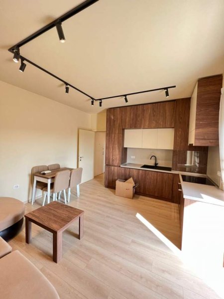 Tirane, jepet me qera apartament 1+1+BLK Kati 7, 50 m² 600 Euro (Tek Mozart, ne Qender )