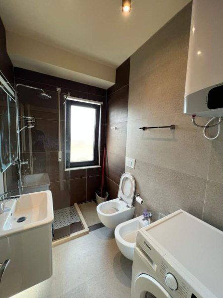 Tirane, jepet me qera apartament 1+1+BLK Kati 7, 50 m² 600 Euro (Tek Mozart, ne Qender )