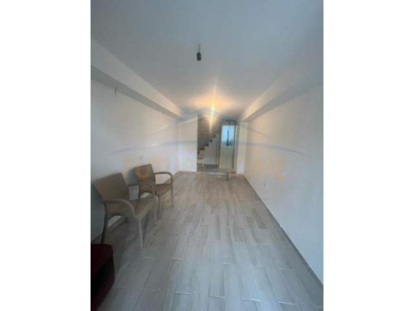 Tirane, jepet me qera ambjent biznesi Kati 0, 55 m² 280 Euro (kombinat)