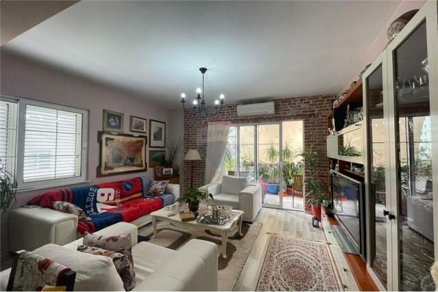 Tirane, shitet apartament 3+1+A+BLK Kati 3, 146 m² 146.000 Euro (Rr. e Thesarit)