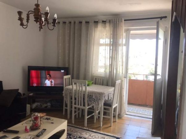 Tirane, jepet me qera apartament 1+1+BLK Kati 4, 53 m² 300 Euro (rruga Babe Rexha)