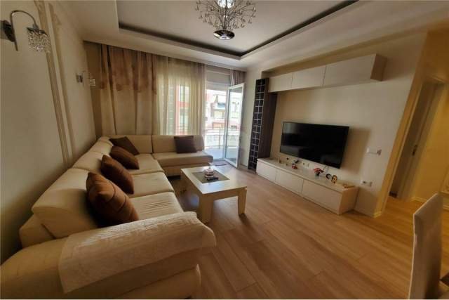 Tirane, jepet me qera apartament 2+1+BLK Kati 3, 95 m² 500 Euro (Rruga e Kavajes)