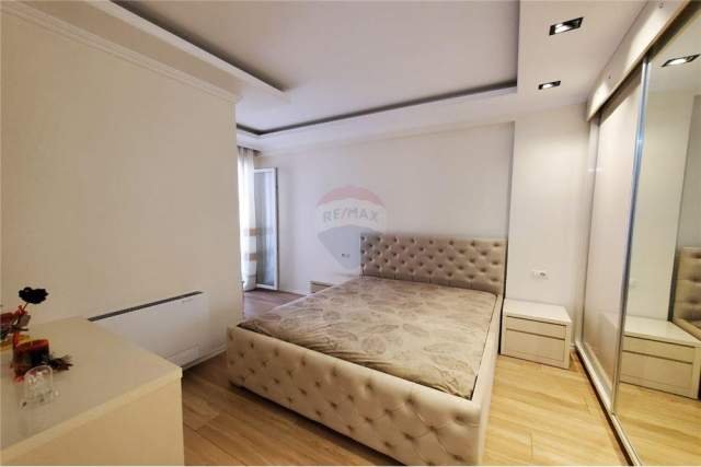 Tirane, jepet me qera apartament 2+1+BLK Kati 3, 95 m² 500 Euro (Rruga e Kavajes)