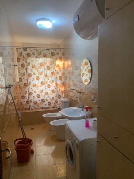 Tirane, jepet me qera apartament 2+1+BLK Kati 4, 90 m² 350 Euro (perballe Shkolles Kushtrimi i Lirise.)