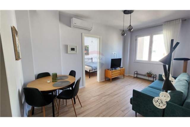 Tirane, jepet me qera apartament 1+1+BLK Kati 6, 62 m² 500 Euro (Rruga Shyqyri Ishmi)