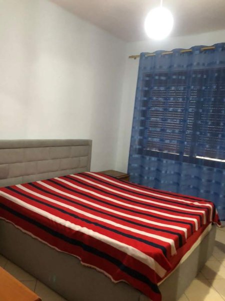 Tirane, jepet me qera apartament 1+1 Kati 3, 55 m² 35.000 Leke (Rruga Bardhyl)