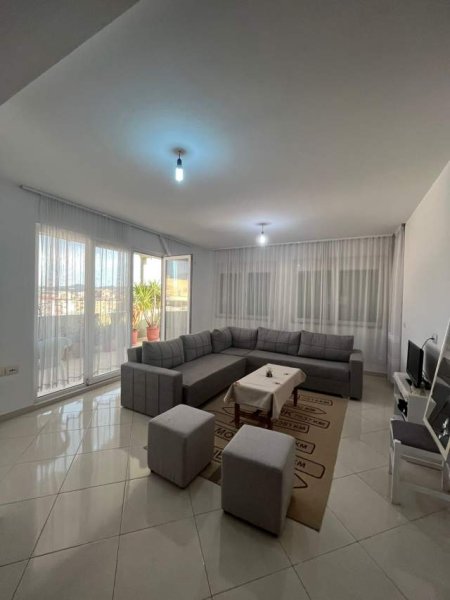 Tirane, jepet me qera apartament 1+1+BLK Kati 6, 86 m² 400 Euro (Rruga Kongresi i Manastirit)