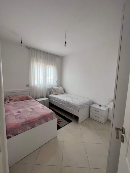 Tirane, jepet me qera apartament 1+1+BLK Kati 6, 86 m² 400 Euro (Rruga Kongresi i Manastirit)