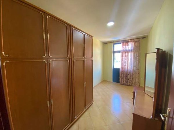 Tirane, jepet me qera apartament 3+1+BLK Kati 3, 80 m² 450 Euro (Myslym shyri)