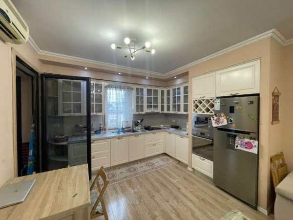 Tirane, jepet me qera apartament 2+1+BLK Kati 4, 104 m² 550 Euro (Don Bosko)