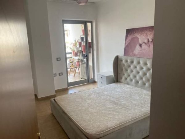 Tirane, jepet me qera apartament 2+1 Kati 4, 80 m² 350 Euro (Rruga teodor keko)