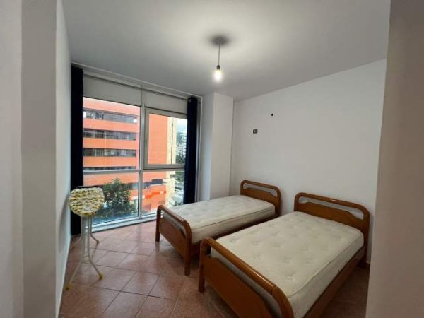 Tirane, jepet me qera apartament 2+1+BLK Kati 5, 100 m² 500 Euro (rruga e kavajes)