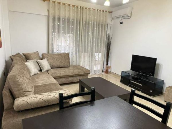 Tirane, jepet me qera apartament 1+1 Kati 3, 67 m² 400 Euro (Kodra e Diellit)