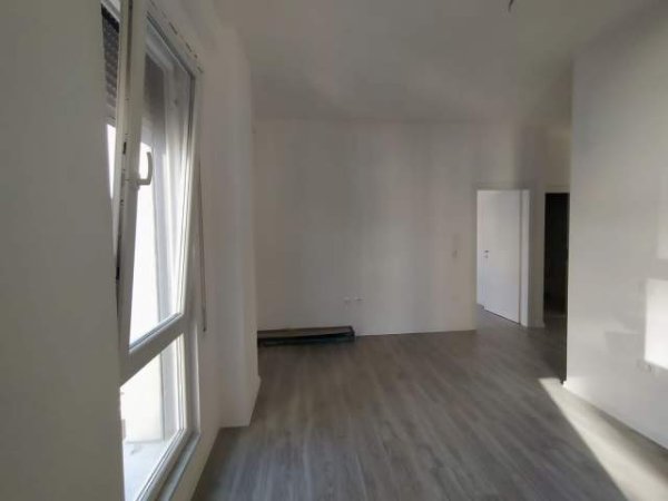 Tirane, jepet me qera apartament Kati 3, 57 m² 350 Euro (sheshi skenderbej)