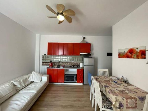 Tirane, jepet me qera apartament 2+1+BLK Kati 2, 80 m² 350 Euro (Rruga Bardhyl)