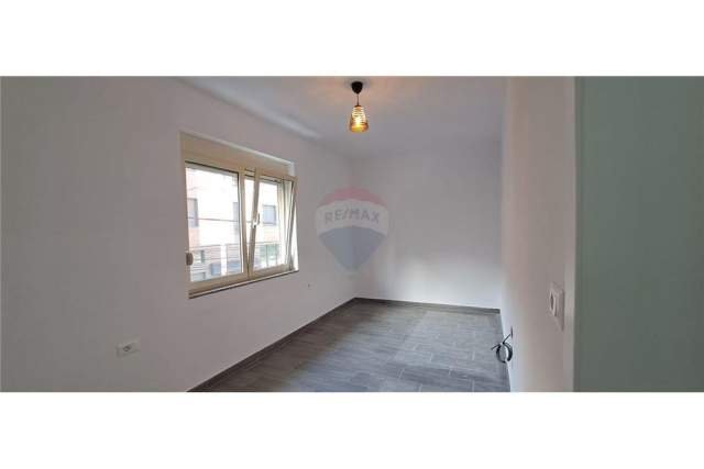 Tirane, jepet me qera apartament 2+1 Kati 2, 80 m² 42.000 Leke (Ferit Xhajko)