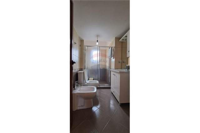Tirane, jepet me qera apartament 3+1+A+BLK Kati 2, 130 m² 360 Euro (Adem Shehu)