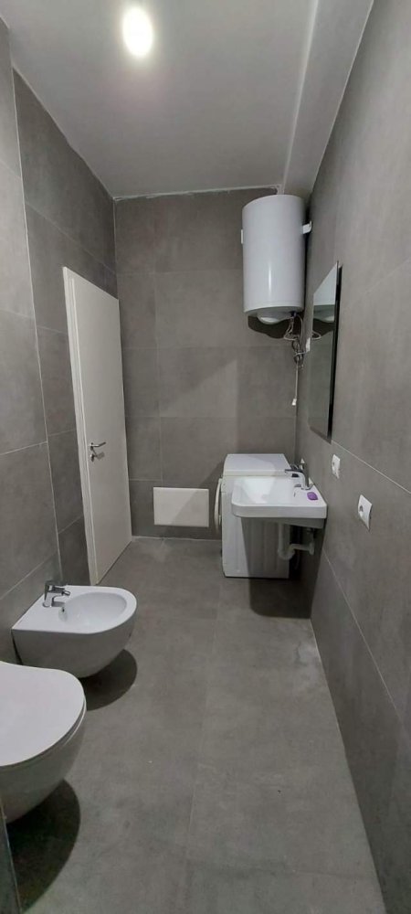 Tirane, jepet me qera apartament 1+1+BLK Kati 11, 70 m² 36.000 Leke (rruga Jordan Misja)