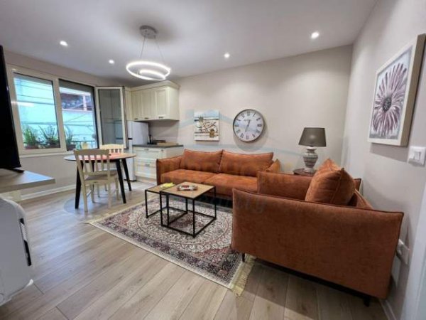 Tirane, jepet me qera apartament 1+1+BLK Kati 2, 50 m² 500 Euro (Mozaiku Tirane)