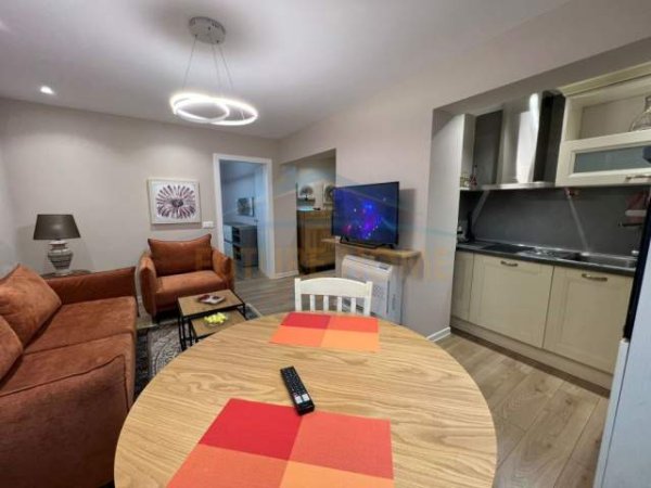 Tirane, jepet me qera apartament 1+1 Kati 2, 48 m² 500 Euro (21 Dhjetori)