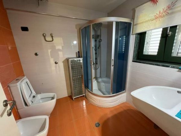 Tirane, shitet Vile 5+1+BLK Kati 3, 294 m² 280.000 Euro (Yrshek)