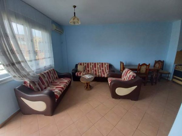 Tirane, jepet me qera apartament 96 m² 45.000 Leke (Tek Kompleksi Halili)