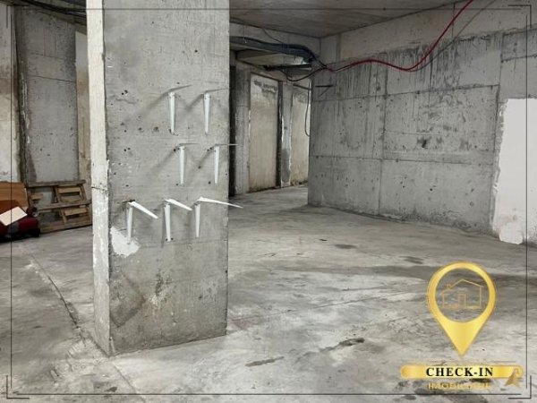 Tirane, jepet me qera garazh Kati -1, 208 m² 550 Euro (Astir)