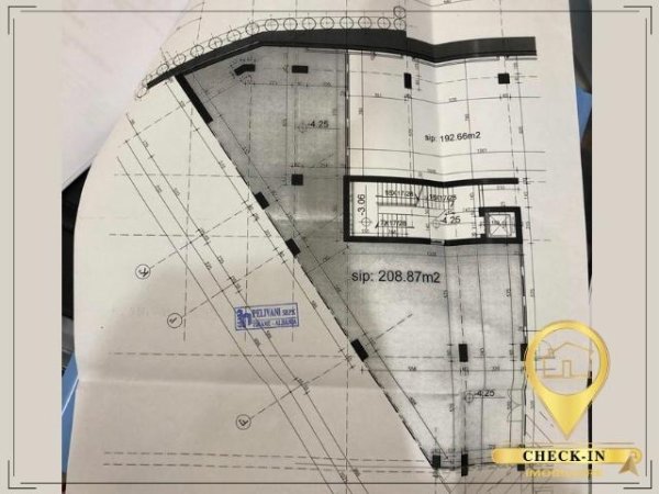 Tirane, jepet me qera garazh Kati -1, 208 m² 550 Euro (Astir)