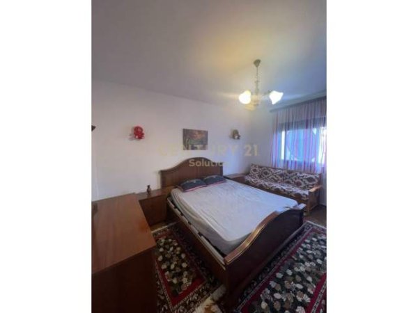 Tirane, ofert apartament 2+1 Kati 5, 90 m² 300 Euro (prane abi bank, Ish stacioni i fundit i Tiranës së)