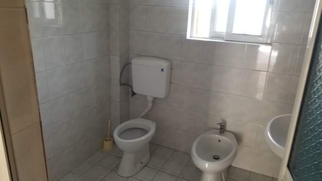 Tirane, jepet me qera Vile 2+1+BLK Kati 1, 120 m² 35.000 Leke (Rruga e Elbasanit)