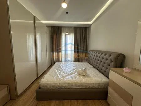 Tirane, jepet me qera apartament 2+1+Ballkon Kati 4, 114 m² 1.000 € (Kompleksi Delijorgji)