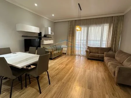 Tirane, jepet me qera apartament 2+1+Ballkon Kati 4, 114 m² 1.000 € (Kompleksi Delijorgji)