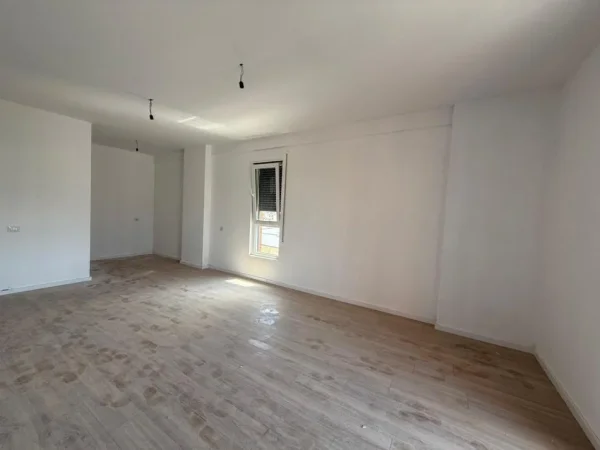 Tirane, shitet apartament 1+1 Kati 4, 98 m² 109.900 € (Paskuqan)