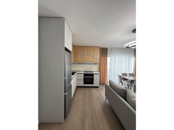 Tirane, shitet apartament 2+1+Ballkon Kati 3, 94 m² 135.000 € (Rruga e Dajtit)