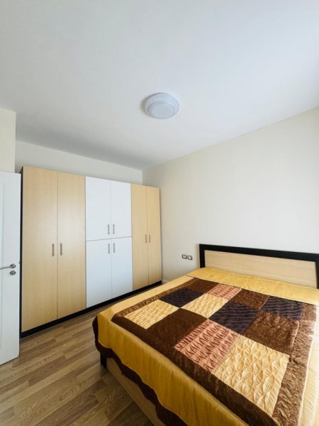 Tirane, jepet me qera apartament 1+1+Ballkon Kati 1, 70 m² 450 € 
