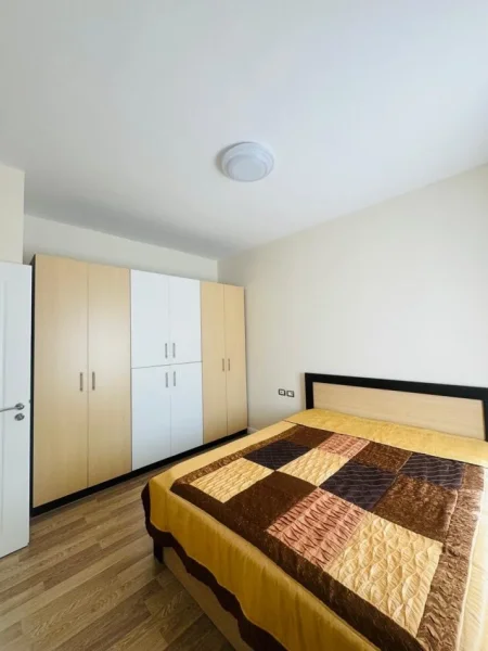 Tirane, jepet me qera apartament 1+1+Ballkon Kati 1, 70 m² 450 € 