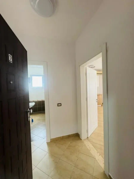 Tirane, jepet me qera apartament 1+1+Ballkon Kati 1, 70 m² 450 € 