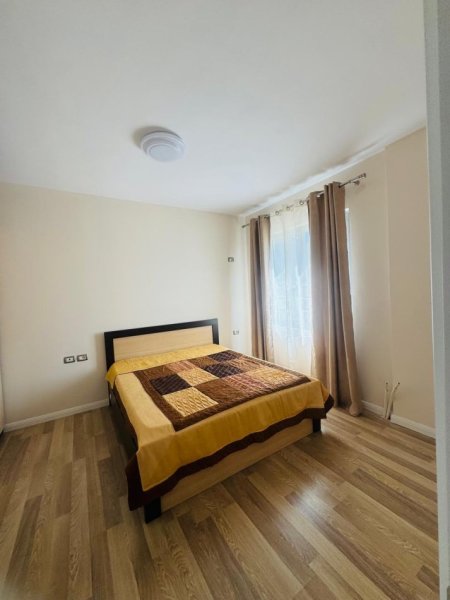 Tirane, jepet me qera apartament 1+1+Ballkon Kati 1, 70 m² 450 € 